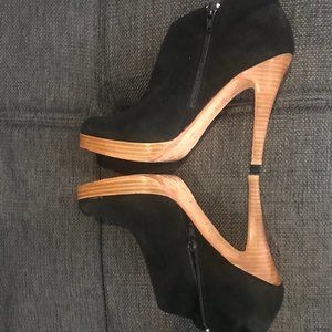Steven by Steven Madden "Lipstik" black suede ankle booties
